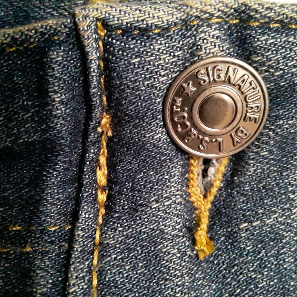 Signature by Levi Strauss & Co Gold Label Women's Midrise Bootcut Jean Size 28L - Picture 6 of 12